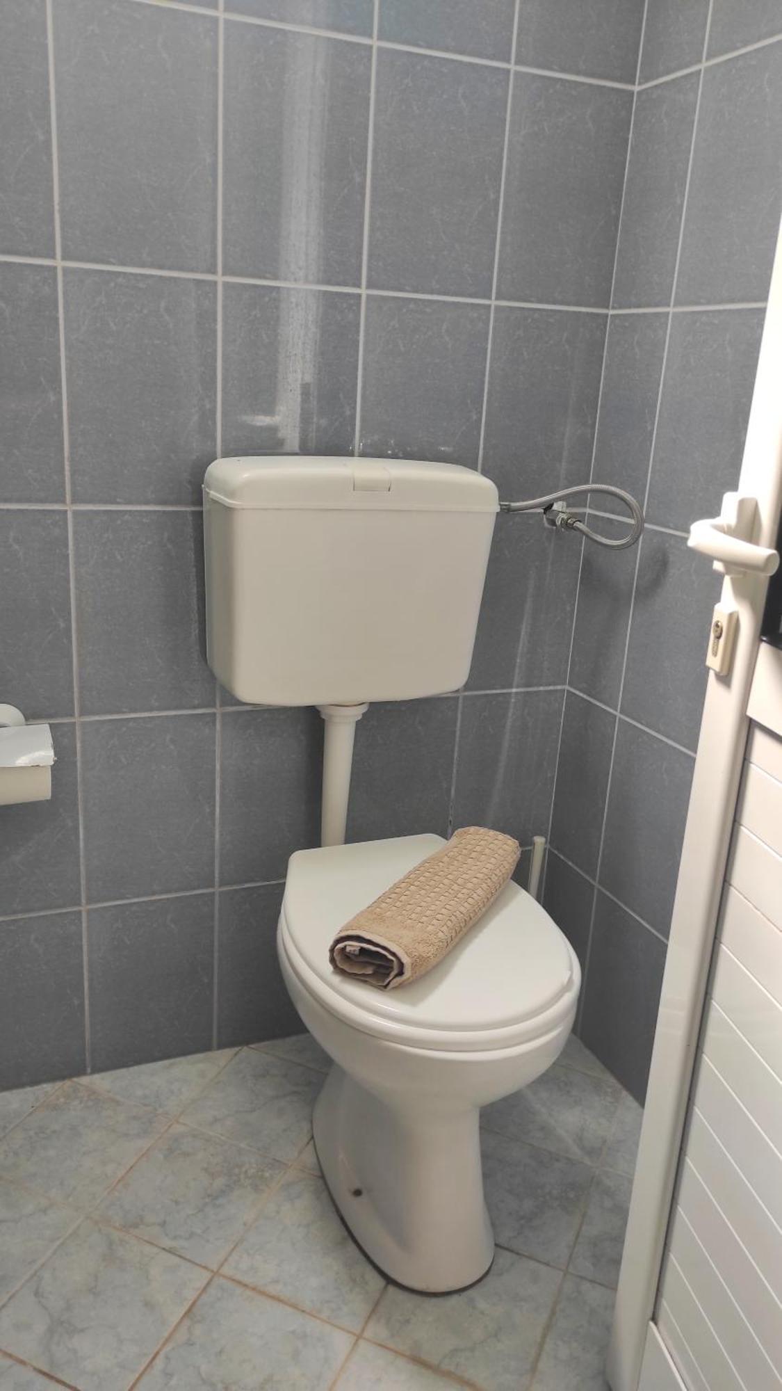 Q Bay Apartments Кепаро Стая снимка